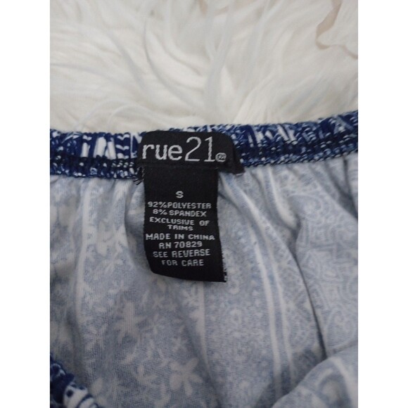 Rue21 Off  Shoulder Blue Flower Print Romper  Women’s Size Small - Picture 6 of 8